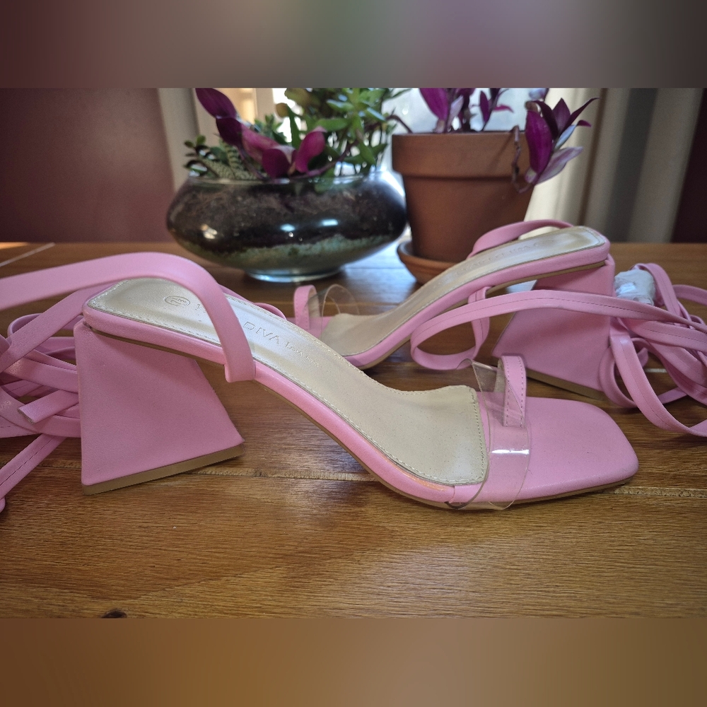 Wild Diva Pink Strappy Tie Sandals - Size 7.5